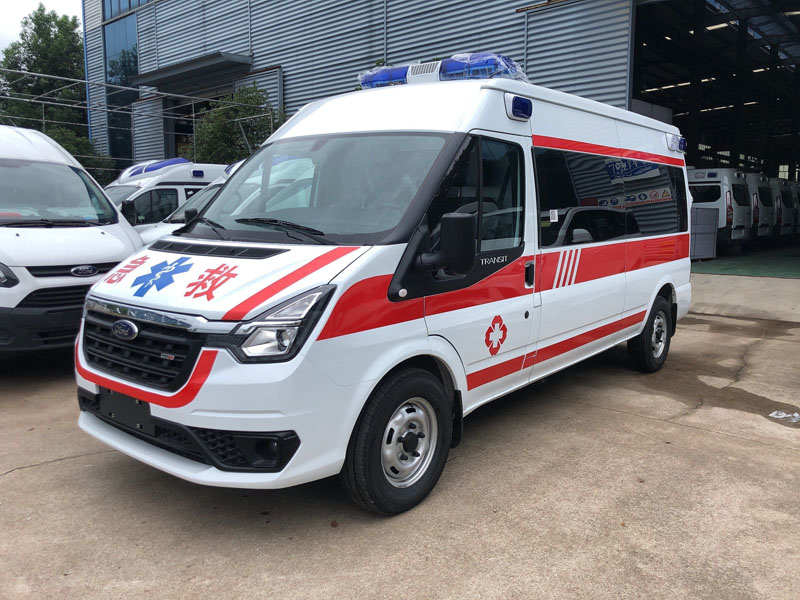 福特V348長軸中頂監(jiān)護(hù)型救護(hù)車