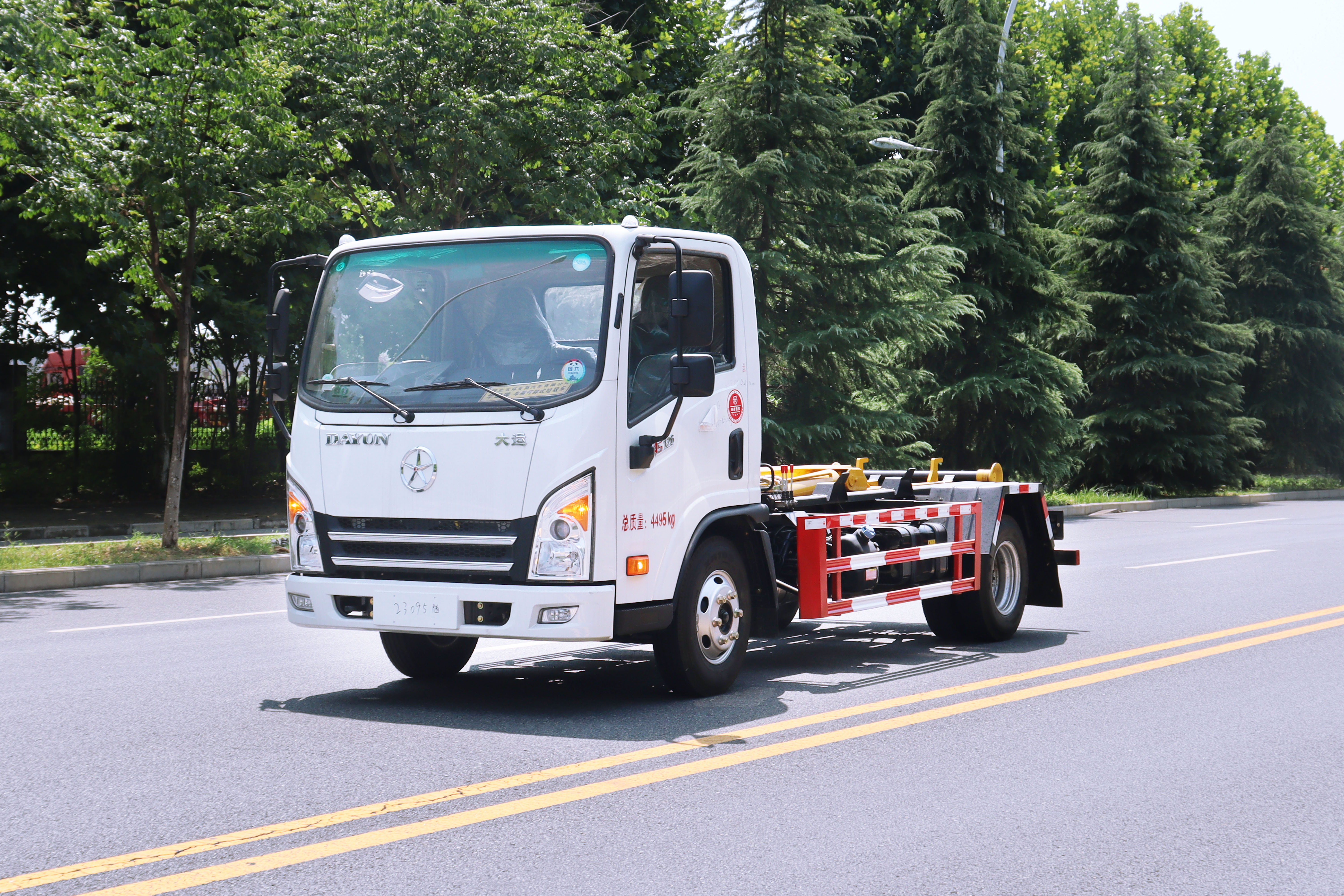 藍牌大運5方勾臂垃圾車