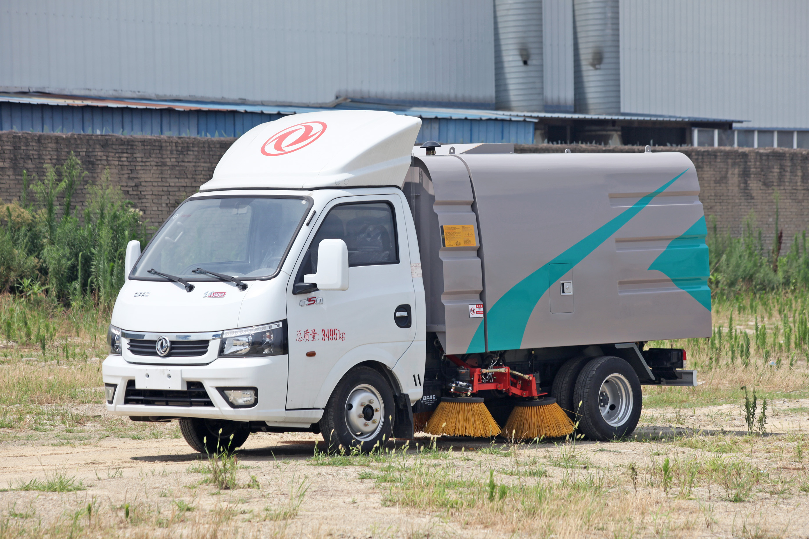 東風(fēng)途逸掃路車國VI藍(lán)牌柴油機(jī)