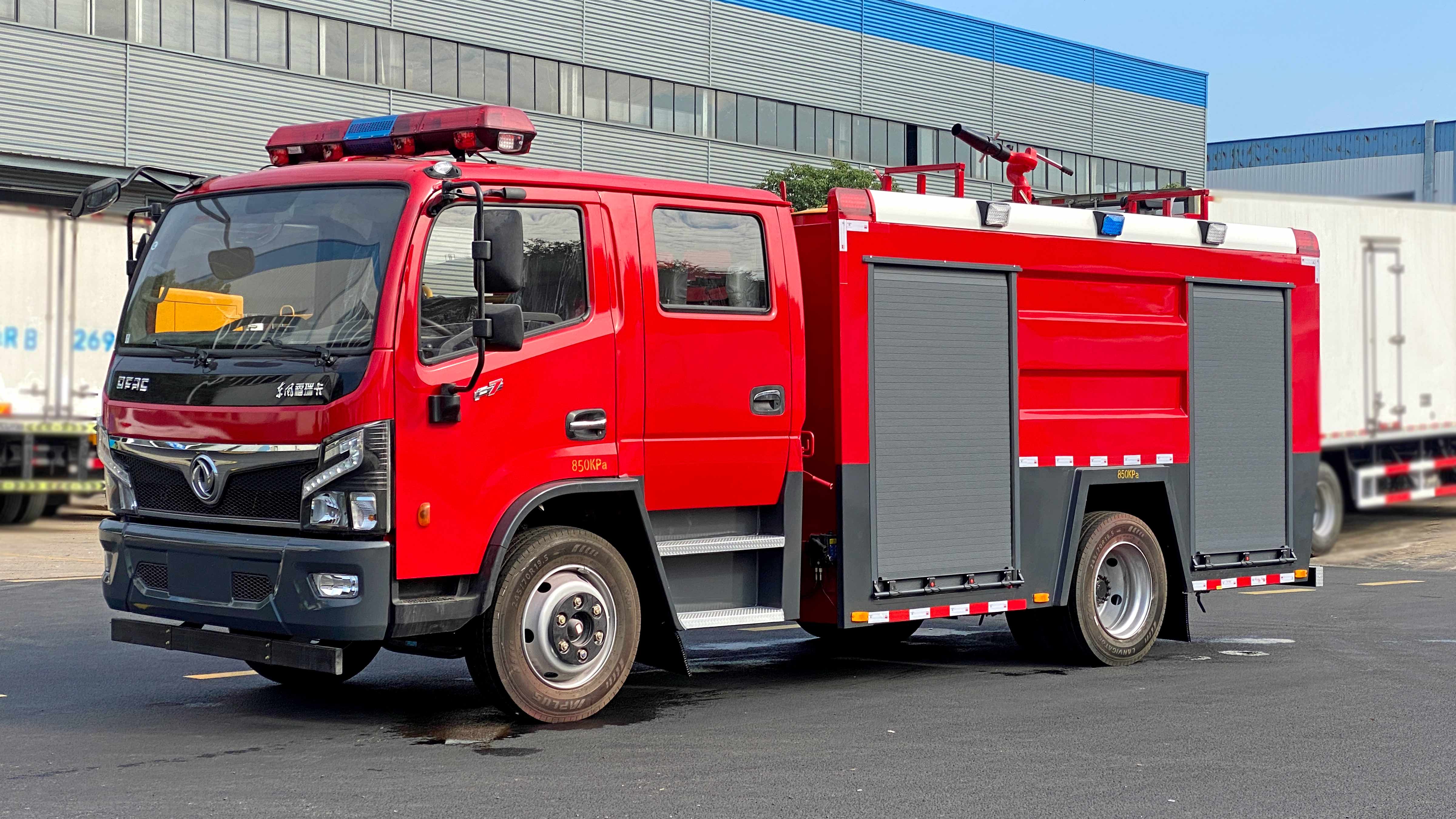 東風(fēng)大福瑞卡5噸泡沫消防車