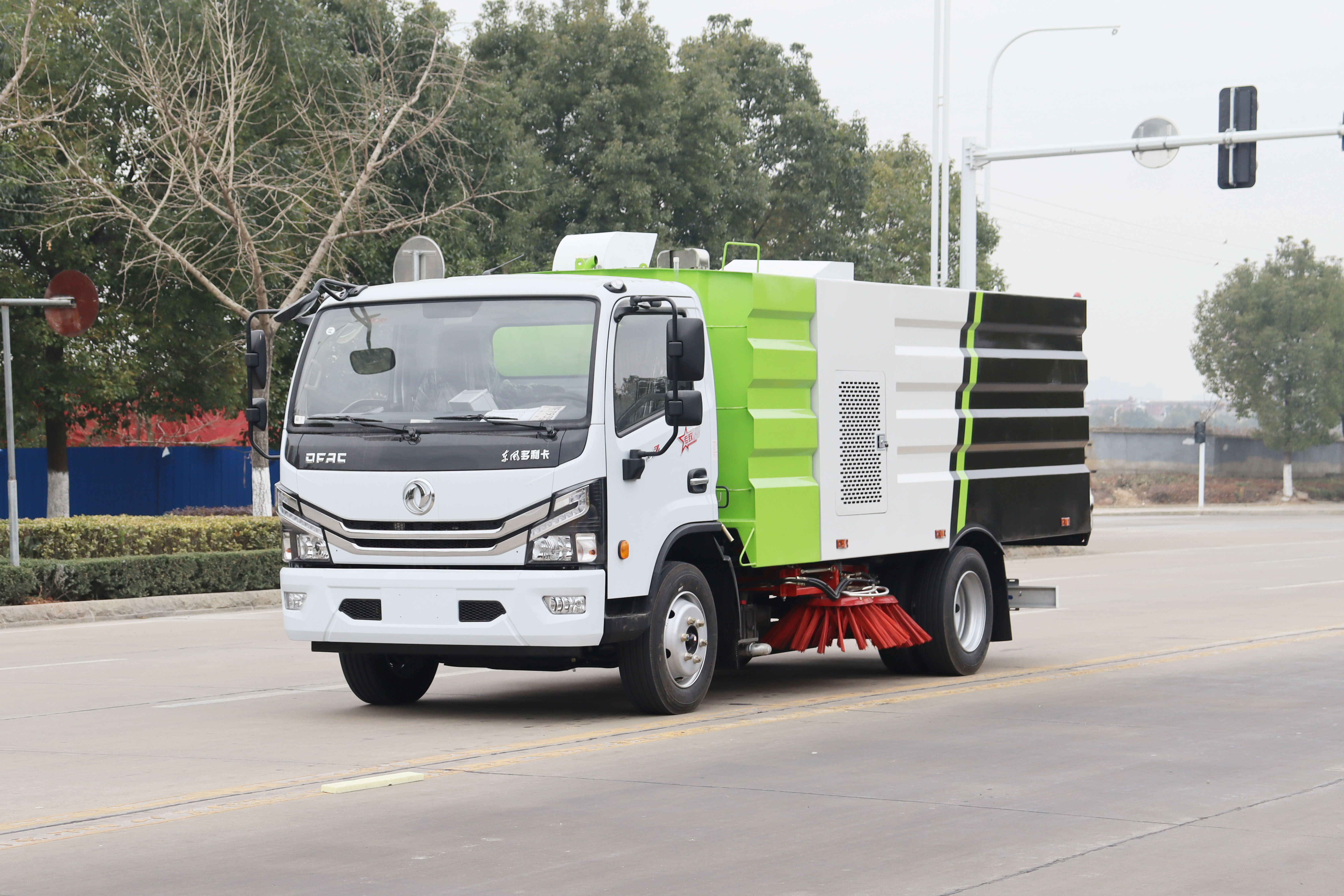 國(guó)六東風(fēng)D7多利卡洗掃車